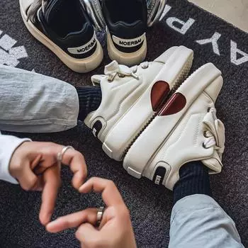 2025 National Chaofeng Spring live broadcast niche thick-soled ins heightened love board shoes Hong Kong style Douyin breathable bread shoes 39 чёрный