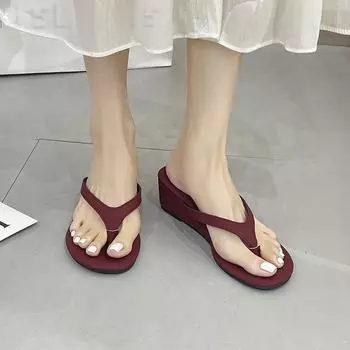 2025 new French evening wind fairy style women s shoes summer outer wear temperament thick heel sandals large size pinch-on flip-flops 35