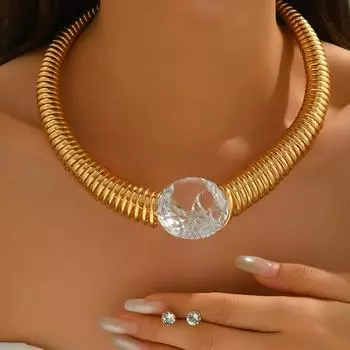 2025 New Jewelry Personality Winding Diamond Design Pendant Necklace Earrings Versatile Collar