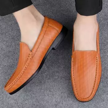 2025 new leather shoes soft sole driving men s shoes cover feet casual Doudou shoes fashion Korean version trendy men s shoes 38
