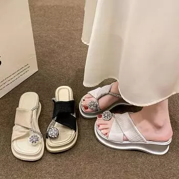 2025 new summer small fragrant wind flower thick-soled cool slippers women wear lady muffin wedge heel set toe beach shoes 35 серебряный