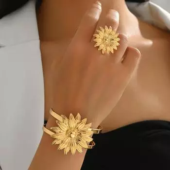 2025 New Wind Ladies Bracelet Geometric Flower Design Metal Opening Ring Versatile Premium Jewelry