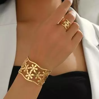 2025 New Wind Ladies Bracelet Ring Set Niche Metal Flower Design Bracelet Versatile Women