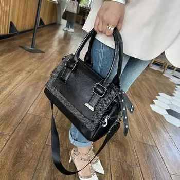 2025 Новая европейская и американская модная женская сумка из коровьей кожи – большая вместимость, повседневная, мягкая, сумка через плечо умеренного размера чёрный