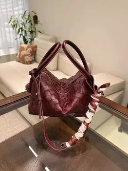 2025 Новая французская плетеная сумка-тоут для поездок на работу, модная женская сумка из натуральной кожи, женская сумка с узлом 21x12x16cm вино красного
