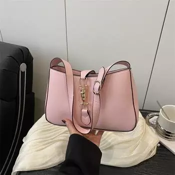 2025 новая иностранная универсальная маленькая сумка женская сумка высокого класса сумка через плечо осенне-зимняя фактурная сумка-багет сумка подмышкой чёрный