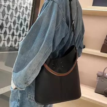 2025 Новая кожаная сумка-мешок Hobo с накладкой на голову, сумка подмышкой, большая вместимость, ручная сумка на одно плечо с перекрестным ремнем 27x11x23cm чёрный