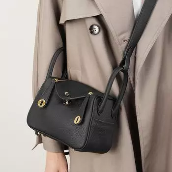 2025 Новая мини женская сумка-мессенджер Lindy из натуральной кожи через плечо и подушка 18x9x13 cm