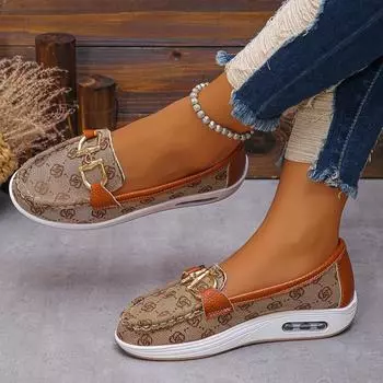 2025 Новая осень Женская тенденция ретро дизайнерская обувь на плоской подошве Женская модная повседневная обувь с круглым носком и металлическим украшением 35 коричневый