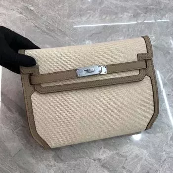 2025 Новая сумка из холста с верхним слоем из коровьей кожи, сумка через плечо, сумка почтальона с пряжкой, повседневная кожаная женская сумка Length 25x Thickness 4x Height 20cm чёрный