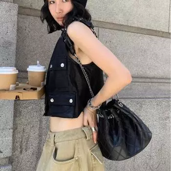 2025 Новая высококачественная кожаная маленькая ароматная сумка-ведро с сеткой и цепочкой, ретро-универсальная женская сумка через плечо на одно плечо, тренд 20x13x19cm чёрный