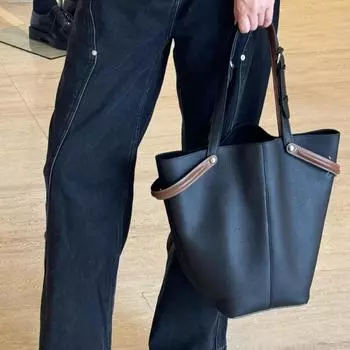 2025 Новая высококачественная кожаная сумка-ведро MM6 из натуральной кожи, большая вместимость, персонализированная ручная сумка на одно плечо 29x15x26cm чёрный