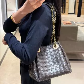 2025 Новая женская сумка-парашют с цепочкой, плетеная сумка ручной работы из натуральной кожи, универсальная сумка через плечо для поездок на работу, модная 20x17x16.5cm