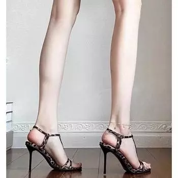 2025 новые леопардовые туфли на высоком каблуке женские летние тонкие каблуки Т-образной формы с пряжкой открытый носок сексуальные красивые босоножки на выход 35 леопардовый