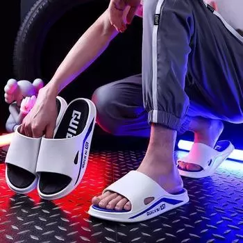 2025 Новые мужские тапочки Модная верхняя одежда для дома и ванной комнаты Нескользящие износостойкие мужские сандалии с толстой подошвой Size 36-37