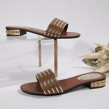 2025 Новые женские тапочки Тренд Модные тапочки Легкие дизайнерские сандалии Уличная пляжная удобная обувь Повседневные шлепанцы Женские 35