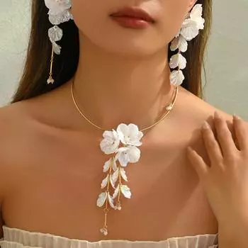 2025 новый корейский стиль женский набор украшений ожерелье и серьги цветок маленький свежий дизайн колье серьги женская мода