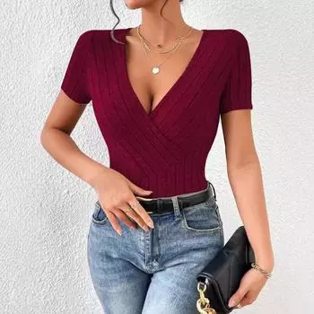 2025 новый облегающий трикотажный однотонный топ с V-образным вырезом и короткими рукавами S бордовый