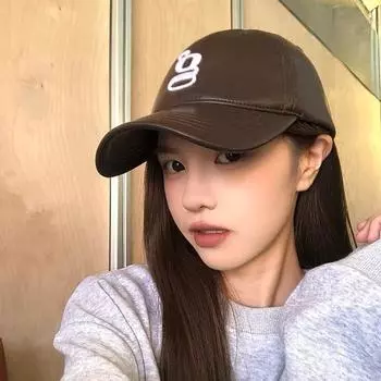 2025 новый PU кожаный алфавит бейсбол поющий детская мода универсальный лицо маленький ретро солнцезащитный кепка M56-58cm бежевый