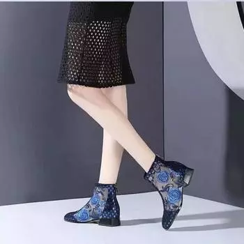 2025 осень и зима новые европейские и американские модные туфли для мам повседневные дышащие ботинки Martin женские туфли большого размера 35 бордовый