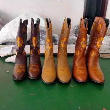 2025 осень и зима новые европейские и американские высокие туфли на среднем толстом каблуке Martin сапоги женские остроносые этнический стиль вышитый рыцарь 35 хаки