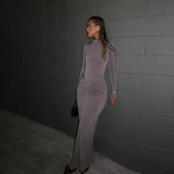 2025 осень и зима новый продукт сексуальное тонкое однотонное длинное платье темперамент плиссированное платье женщины S чёрный