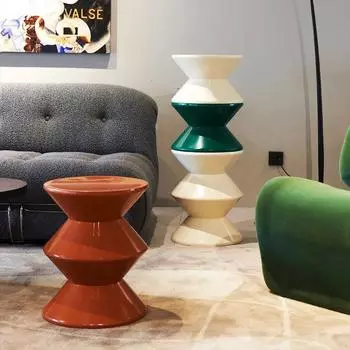 2025 Пластиковый табурет для пеленания обуви в скандинавском стиле, маленькая скамейка для домашнего искусства, простая детская низкая табуретка, креативный круглый дизайнер