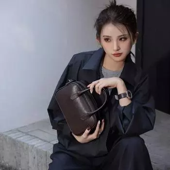 2025 Premium Sense Vegetable Tanned Top Cowhide Boston Bowling Bag Women s Vintage Black Commuter Crossbody Bag чёрный