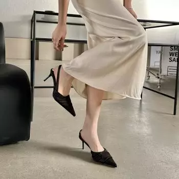 2025 spring and summer new pleated small pointed high heels with light mouth bag head sandals women s silver dinner shoes 35 чёрный