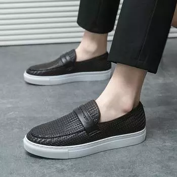 2025 spring new British men s small leather shoes woven foot cover lazy Doudou shoes Korean version hairstylist trendy shoes 39