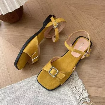 2025 summer French retro leather one-word belt buckle open-toed square head sandals women s low-heeled burgundy Roman shoes 35