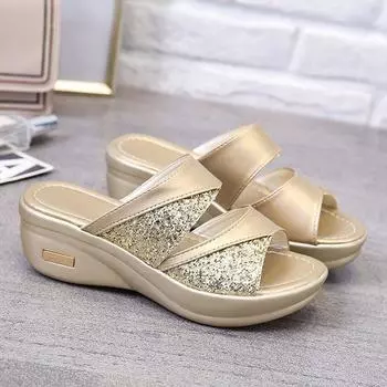 2025 summer new European and American Amazon thick-bottomed one-word muffin cool slippers women wear sequined beach thick-bottomed mop 35 золотой