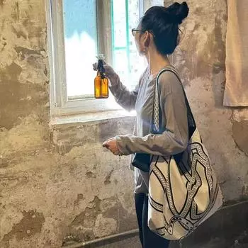 2025 Summer New Fashionable Artistic Style Linen Commuter Bag Commuter Niche Design Sense Shoulder Bag Canvas Bag Snake Pattern