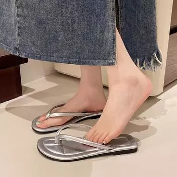 2025 summer new flat bottom non-slip fashion toe large size sandals beach flip-flops women s wear advanced sense 35 серебряный