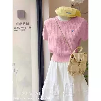 2025 Вышитый трикотажный топ из ледяного шелка с коротким рукавом и прямыми плечами для женщин, маленький, летний One Size, Recommended: 80-130 jin