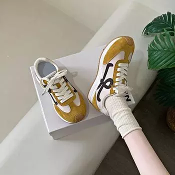 2025 весна и осень звезды одного стиля~ немецкие кроссовки женские внутренняя высота увеличение кривая широкая голова повседневная ретро ins прилив ca 35 красный