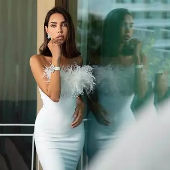 2025 весна новая женская одежда Spice Girls платье-труба с перьями, облегающее платье для бега на работу в стиле хип-хоп S белый