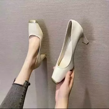 2025 весна новые квадратные туфли одинарные женские темпераментные цвета светлый рот толстый каблук вечерние туфли универсальные пригородные высокие каблуки 34