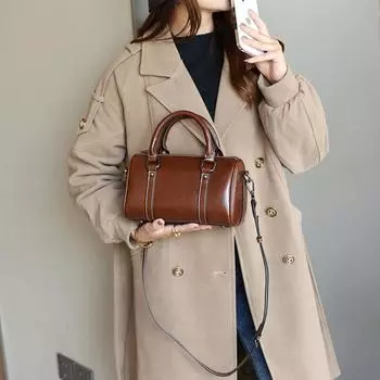 2025 Женская сумка-подушка Boston из натуральной кожи - вощеная коровья кожа с классической текстурой кофейный