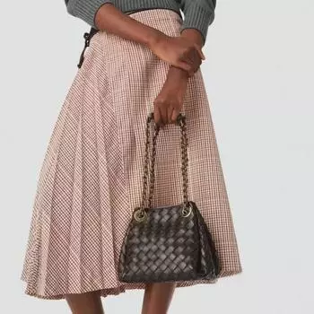 2025 Женская сумка ручной работы из плетеной кожи с цепочкой – Универсальная сумка через плечо и через почтальонку 20x17x16.5 cm