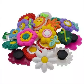 20 шт., милые улыбающиеся цветы, серия обуви из ПВХ, подвески, украшения для сабо из крокодила, аксессуары 20pcs