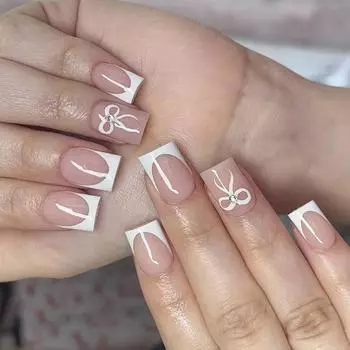 24 шт. Милые бантики Накладные ногти Белый французский кончик Искусственный ноготь Полное покрытие Наклейки для ногтей Короткие квадратные Накладные ногти