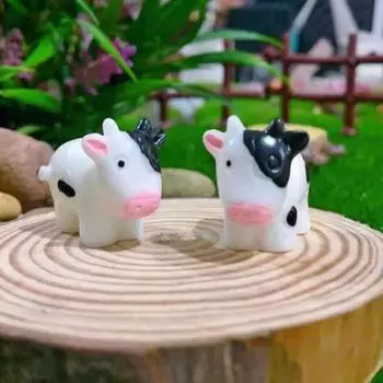 24 шт. Мини-фигурка молочной коровы, смоляное украшение в виде крошечного крупного рогатого скота, миниатюрная статуэтка животного, игрушка для сада фей, микропейзаж