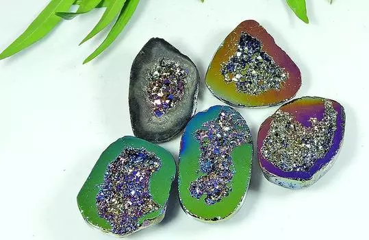 26-31 мм Радужный титановый аура агат друзы фантазийные россыпью драгоценные камни 5 шт лот SY-109