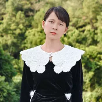 2855 Тот же сезон шерстяная круглая кружевная рубашка с цветочным узором и имитацией воротника-шаль