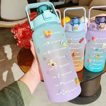 2-литровая спортивная бутылка для воды с трубочкой, большая емкость, спортивная кружка для фитнеса на открытом воздухе со шкалой времени, портативная многоразовая бутылка для воды 1PC