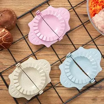 2 шт./компл. пельменная машина с ложкой Складная подвесная система хранения с антипригарным покрытием Легко чистится Экономия труда Компактный ручной пресс Форма для равиоли Кухонные принадлежности бежевый