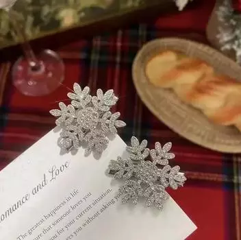 2 шт. Плюшевая заколка для волос в виде снежинки Женская модная бархатная заколка-бант Заколки-уточки для волос Сладкий изысканный