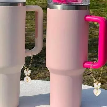 2 шт., подвески с буквами-бабочками для стакана, имя, ID, ручка, подвески в форме сердца, аксессуары для чашек с первоначальной идентификацией, кулон для чая с молоком A