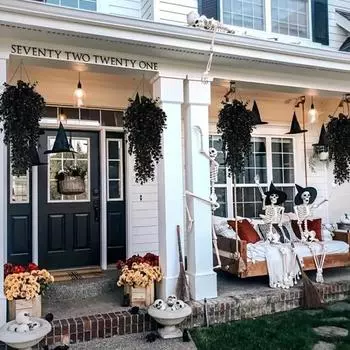 2 шт., подвесной искусственный эвкалипт на Хэллоуин, жуткие искусственные черные листья, ветка, комнатные и уличные настенные поддельные пластиковые растения, черная зелень, украшение 2pcs